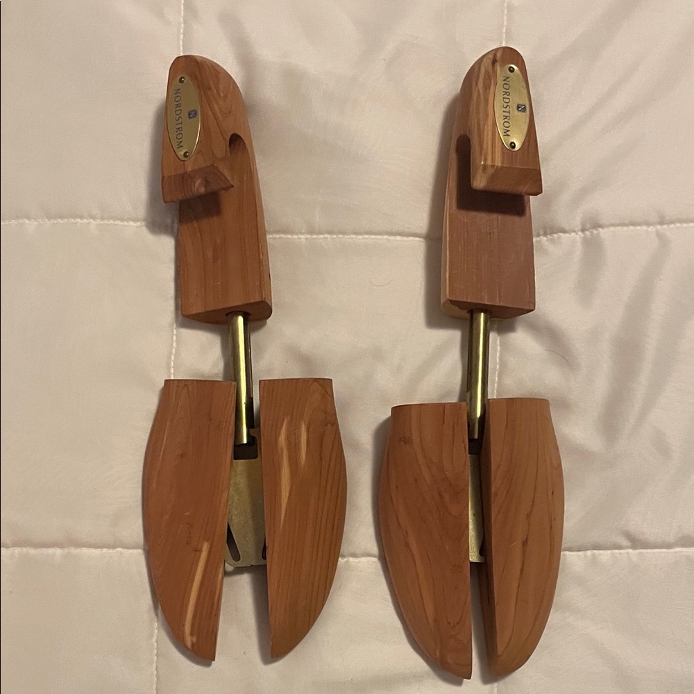 Pair Mens Nordstrom Cedar Shoe Trees 12 Med Width Large Brown Brass Hardware EUC - Picture 4 of 4